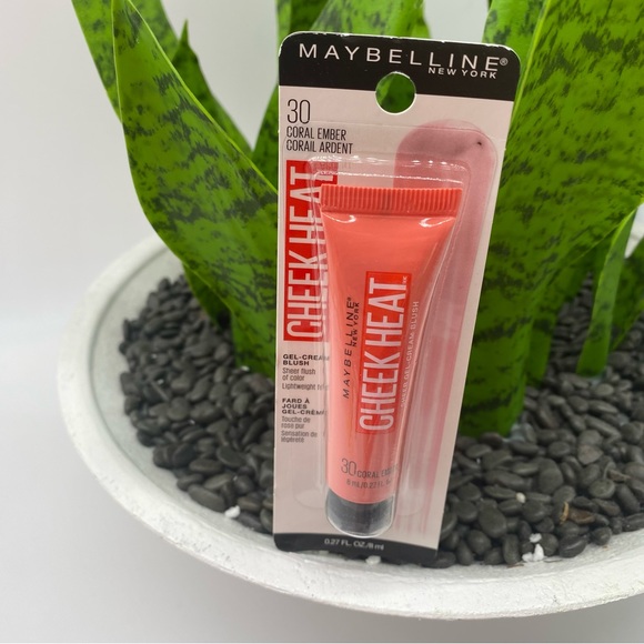 Maybelline Cheek Heat Gel-Cream Blush Lightweight dewy finish in 30 coral ember - Picture 3 of 3